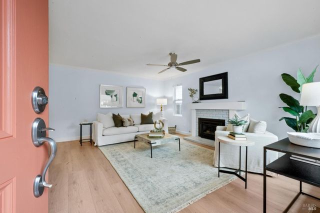 6550 Meadowridge Dr, Santa Rosa, CA 95409