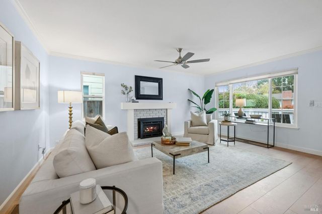 6550 Meadowridge Dr, Santa Rosa, CA 95409