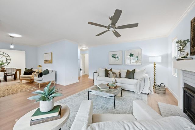 6550 Meadowridge Dr, Santa Rosa, CA 95409