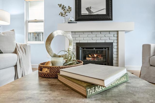 6550 Meadowridge Dr, Santa Rosa, CA 95409