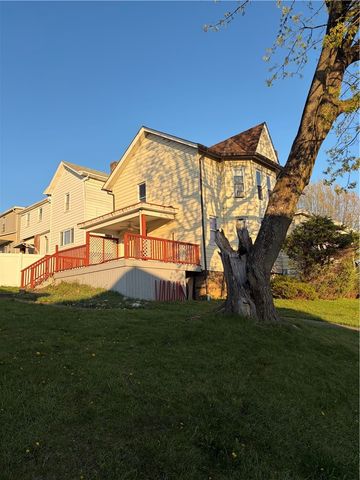 31 Observatory St, Manor, PA 15665
