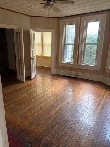 31 Observatory St, Manor, PA 15665