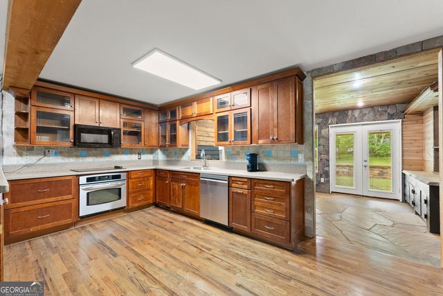 438 Dixon Drive, Cleveland, GA 30528