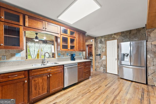 438 Dixon Drive, Cleveland, GA 30528
