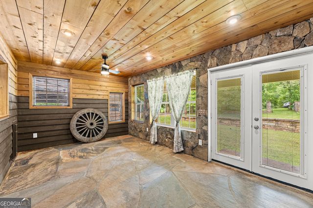438 Dixon Drive, Cleveland, GA 30528