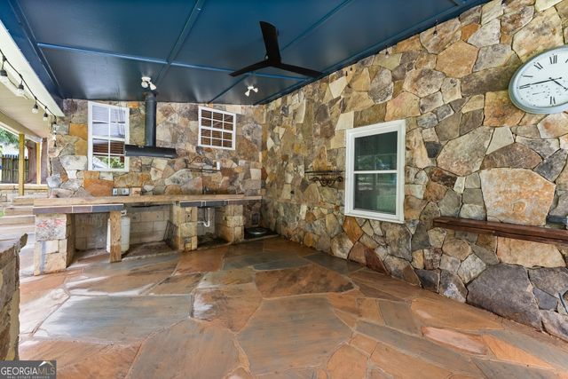 438 Dixon Drive, Cleveland, GA 30528