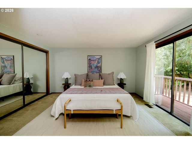 8740 Sw WASHINGTON Dr, Portland, OR 97223