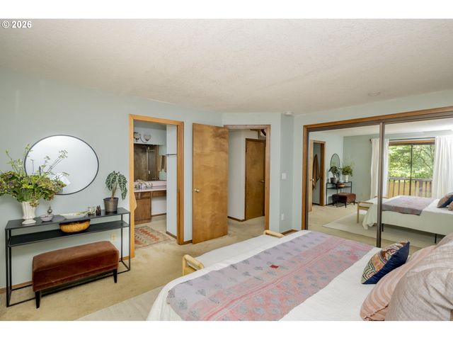 8740 Sw WASHINGTON Dr, Portland, OR 97223