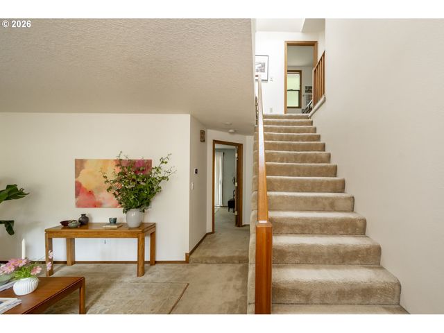 8740 Sw WASHINGTON Dr, Portland, OR 97223
