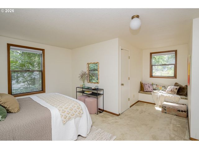8740 Sw WASHINGTON Dr, Portland, OR 97223