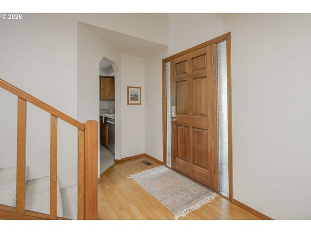 8740 Sw WASHINGTON Dr, Portland, OR 97223