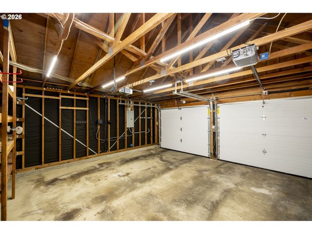 8740 Sw WASHINGTON Dr, Portland, OR 97223