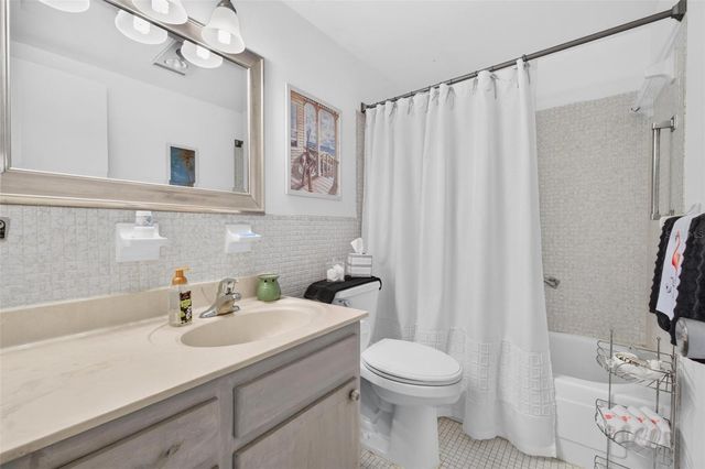 1900 58TH AVENUE N 14, St Petersburg, FL 33714