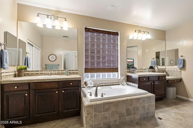 6732 S FAWN Avenue, Gilbert, AZ 85298