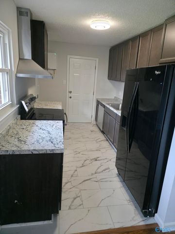 2105 La Salle Road NW, Huntsville, AL 35810