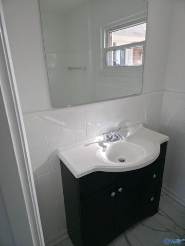 2105 La Salle Road NW, Huntsville, AL 35810