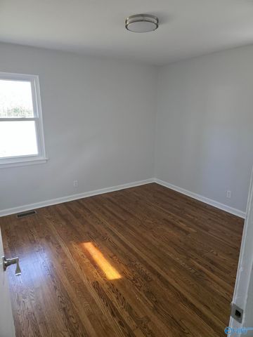 2105 La Salle Road NW, Huntsville, AL 35810