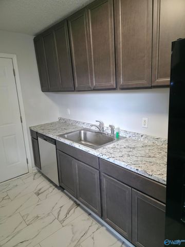 2105 La Salle Road NW, Huntsville, AL 35810