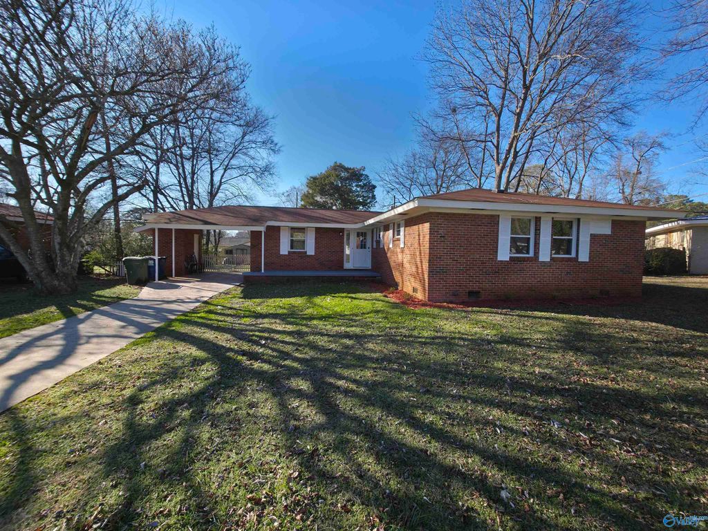 2105 La Salle Road NW, Huntsville, AL 35810