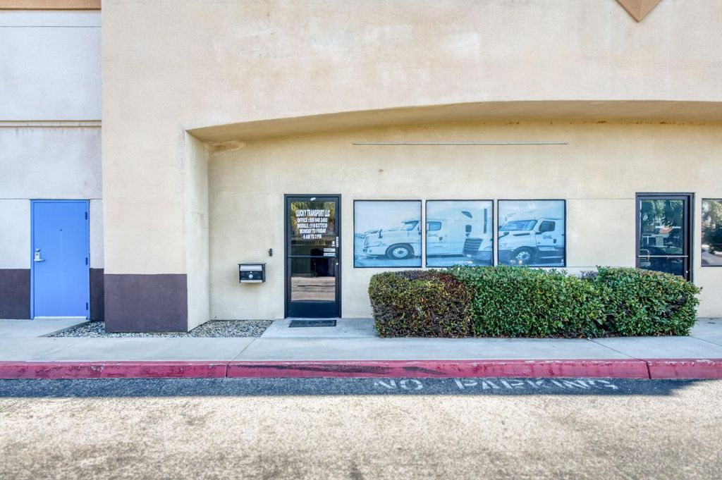 Image 20 of property listing at 90 E Magill Ave #105, Fresno, CA 93710