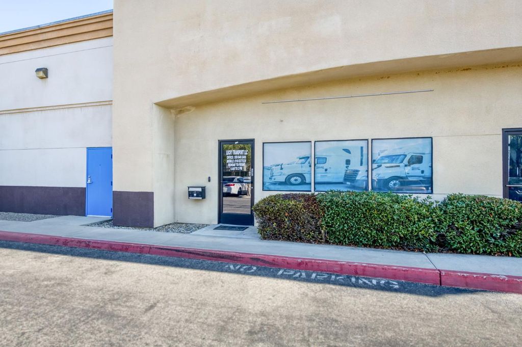 Image 21 of property listing at 90 E Magill Ave #105, Fresno, CA 93710