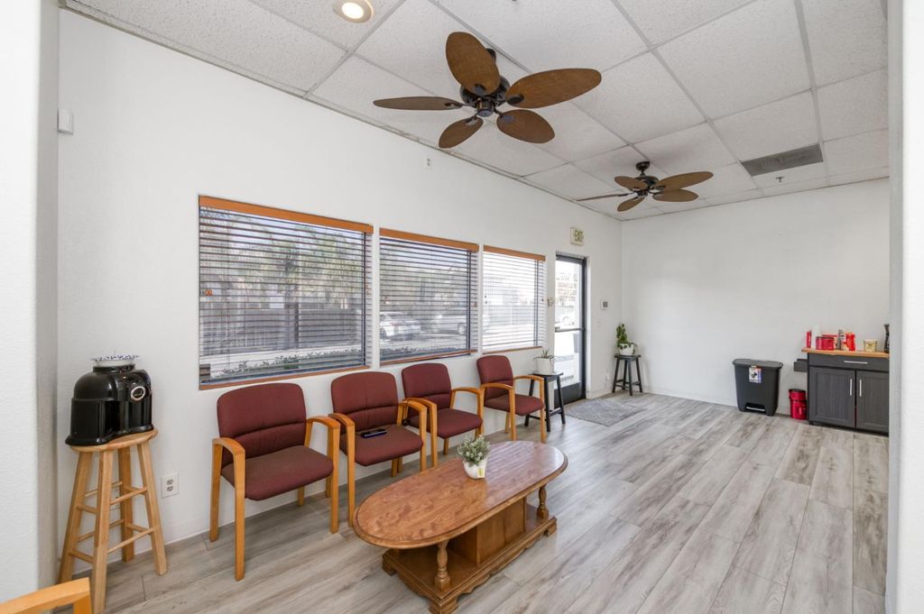 Image 3 of property listing at 90 E Magill Ave #105, Fresno, CA 93710