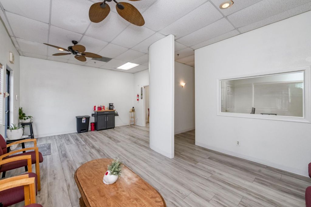 Image 4 of property listing at 90 E Magill Ave #105, Fresno, CA 93710