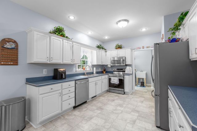 11 FELDSPAR WAY, Fredericksburg, VA 22405