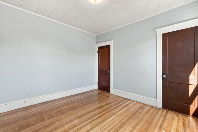 90 Sawyer Ave 3, Boston, MA 02125