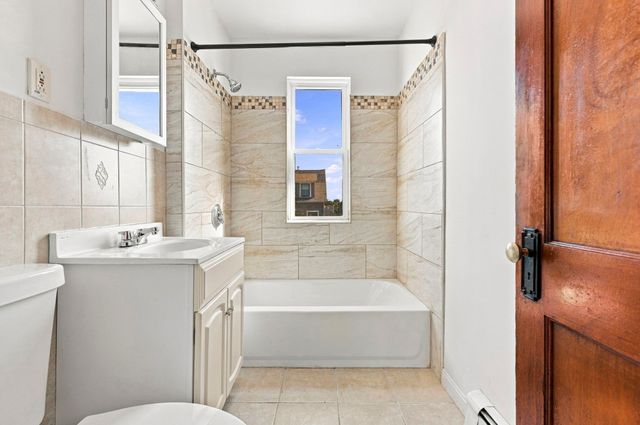 90 Sawyer Ave 3, Boston, MA 02125