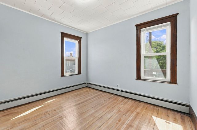90 Sawyer Ave 3, Boston, MA 02125