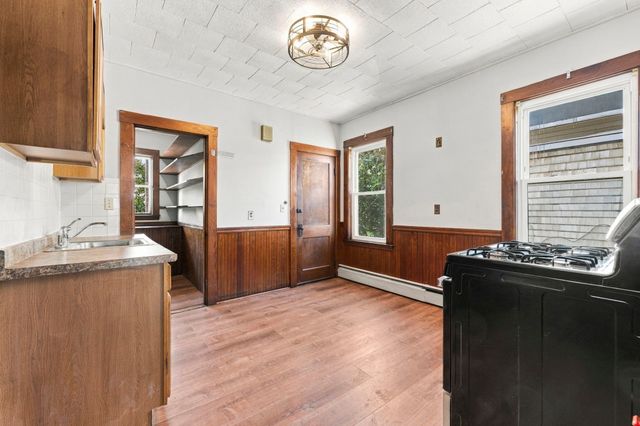 90 Sawyer Ave 3, Boston, MA 02125