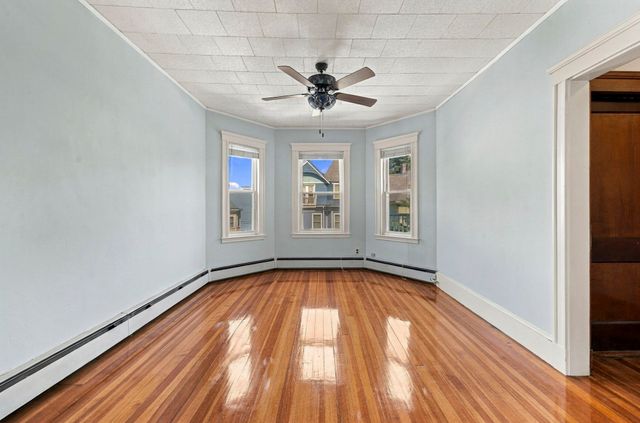 90 Sawyer Ave 3, Boston, MA 02125