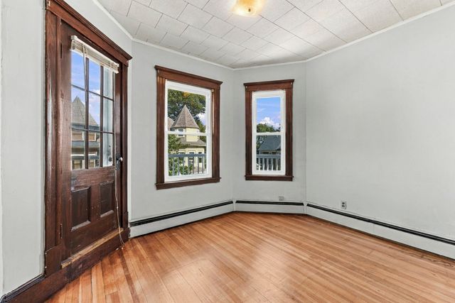 90 Sawyer Ave 3, Boston, MA 02125