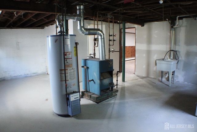 108 bond Street, Iselin, NJ 08830