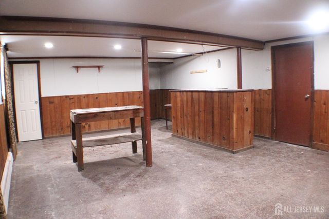 108 bond Street, Iselin, NJ 08830