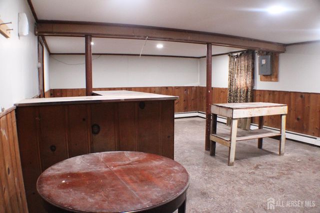 108 bond Street, Iselin, NJ 08830