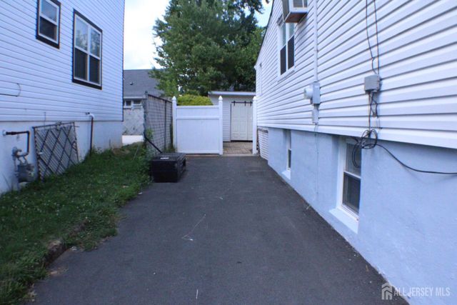 108 bond Street, Iselin, NJ 08830