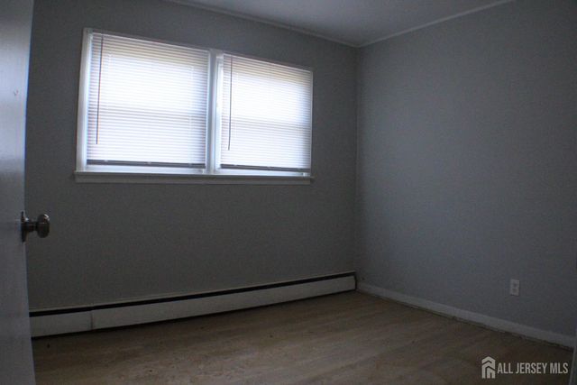 108 bond Street, Iselin, NJ 08830