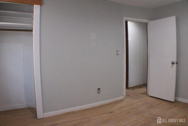 108 bond Street, Iselin, NJ 08830