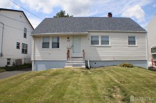 108 bond Street, Iselin, NJ 08830