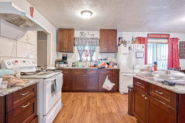 10434 Envoy Street, Houston, TX 77016