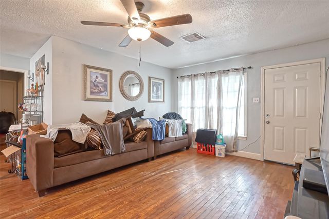 10434 Envoy Street, Houston, TX 77016