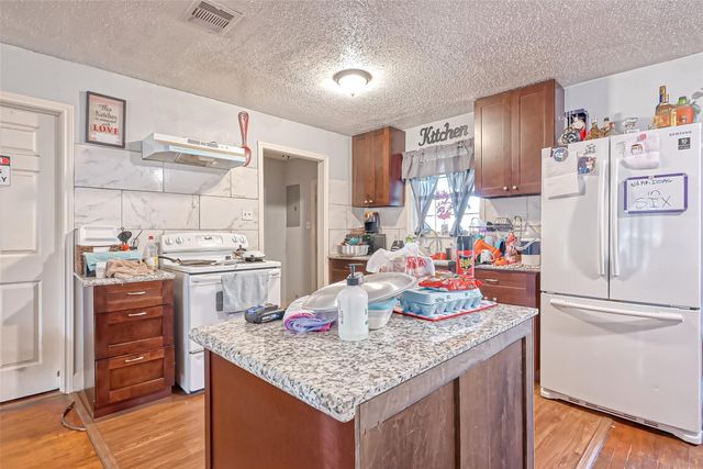 10434 Envoy Street, Houston, TX 77016