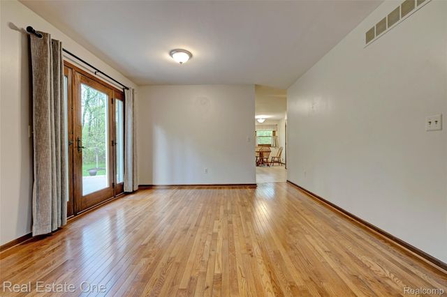 5370 Greenview Drive, Independence Charter Township, MI 48348