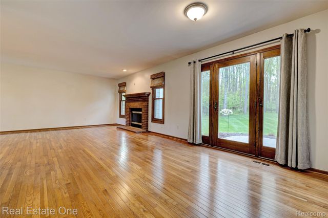 5370 Greenview Drive, Independence Charter Township, MI 48348