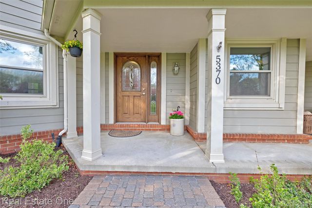 5370 Greenview Drive, Independence Charter Township, MI 48348