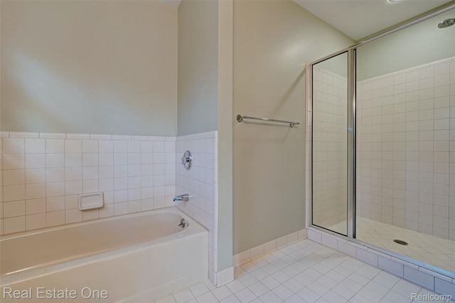 5370 Greenview Drive, Independence Charter Township, MI 48348