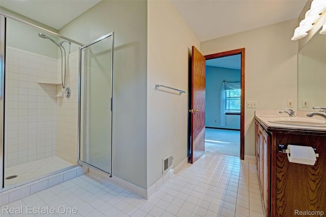 5370 Greenview Drive, Independence Charter Township, MI 48348