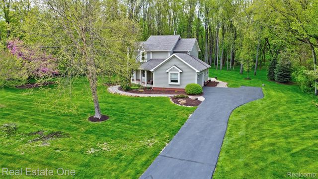 5370 Greenview Drive, Independence Charter Township, MI 48348